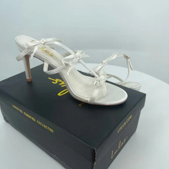 Lulus Reelaine White Satin Bow Ankle Strap Sandals NWT Size 7.5 - Picture 4 of 9